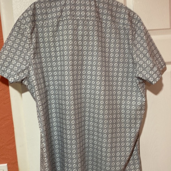 Perry Ellis XXL button down front short sleeved shirt - Picture 3 of 6
